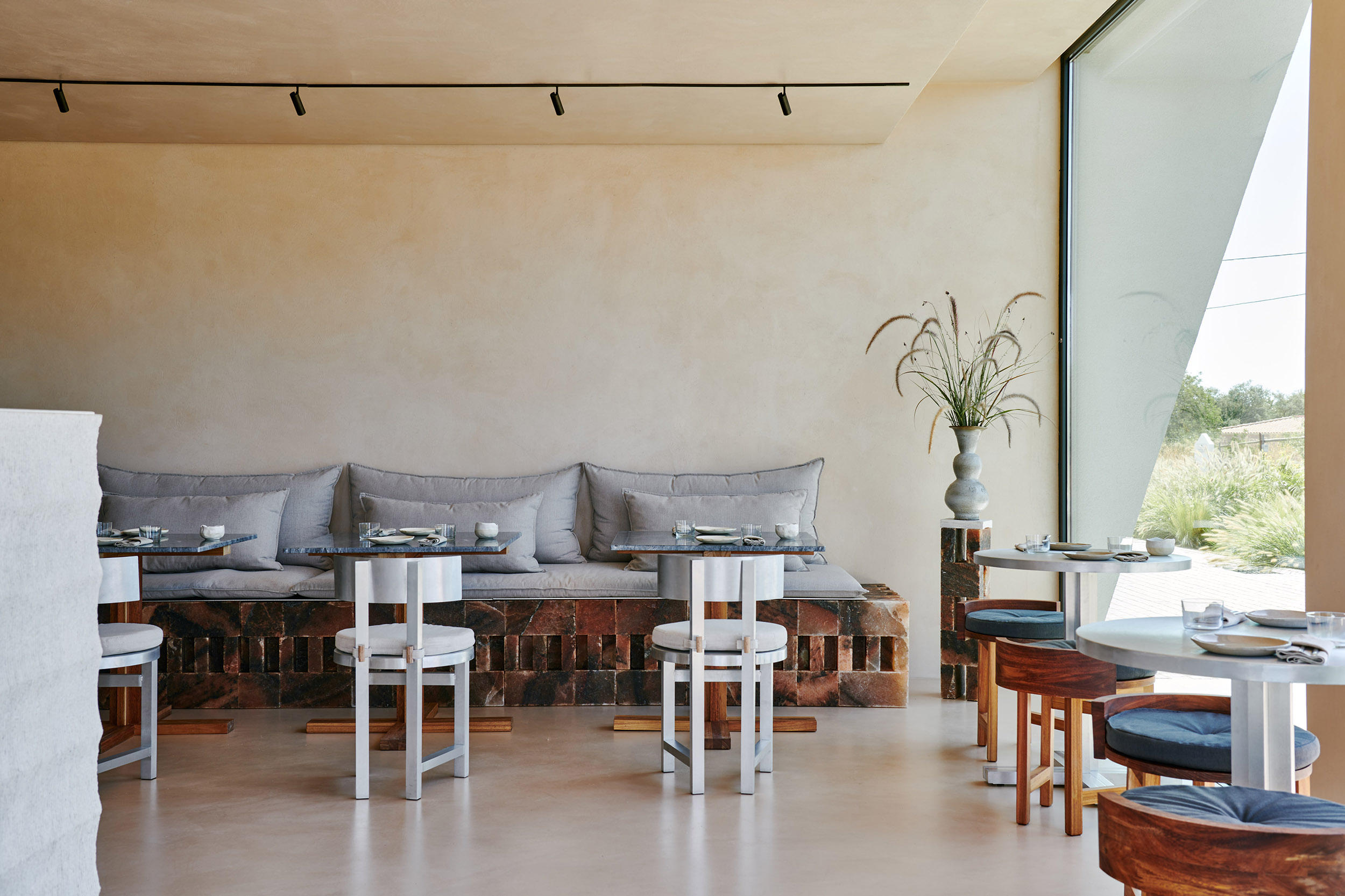 austa restaurant studio gameiro main iamge 01