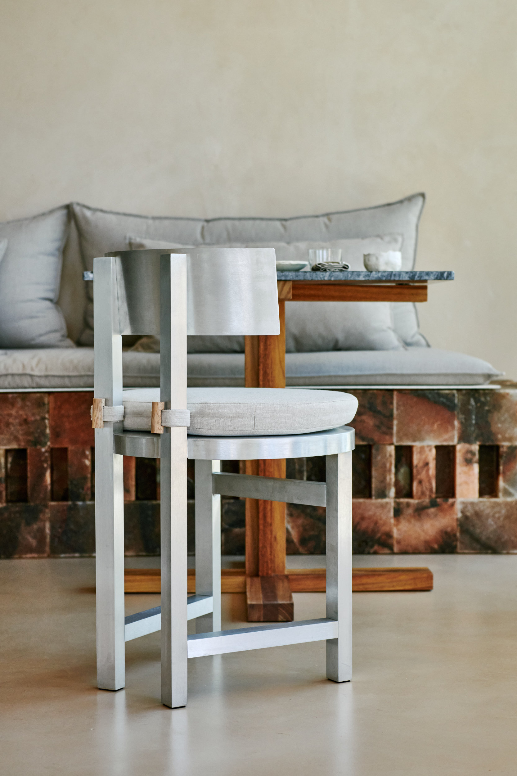 aluminium chair 02