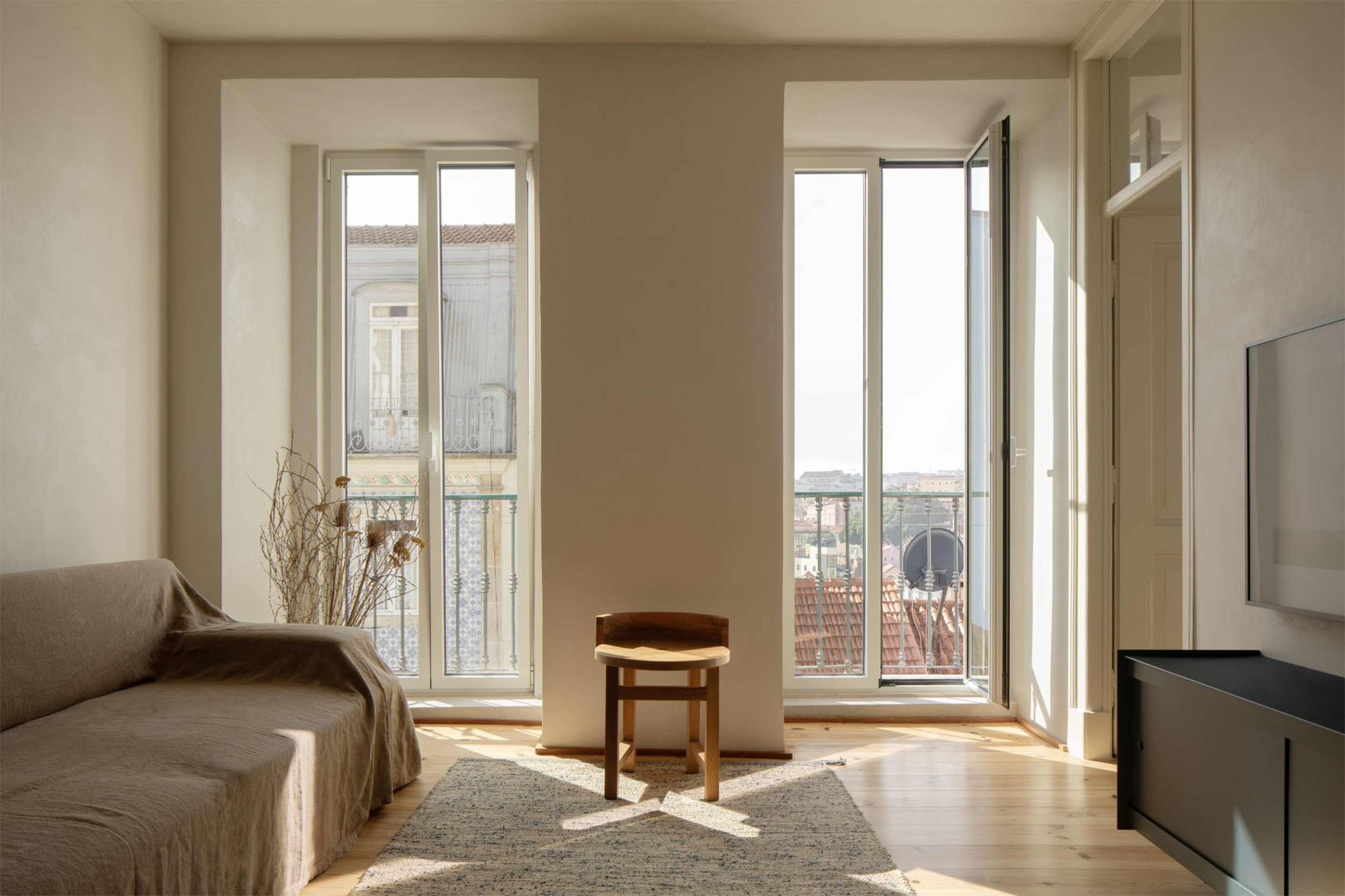 solo apartment studio gameiro 04