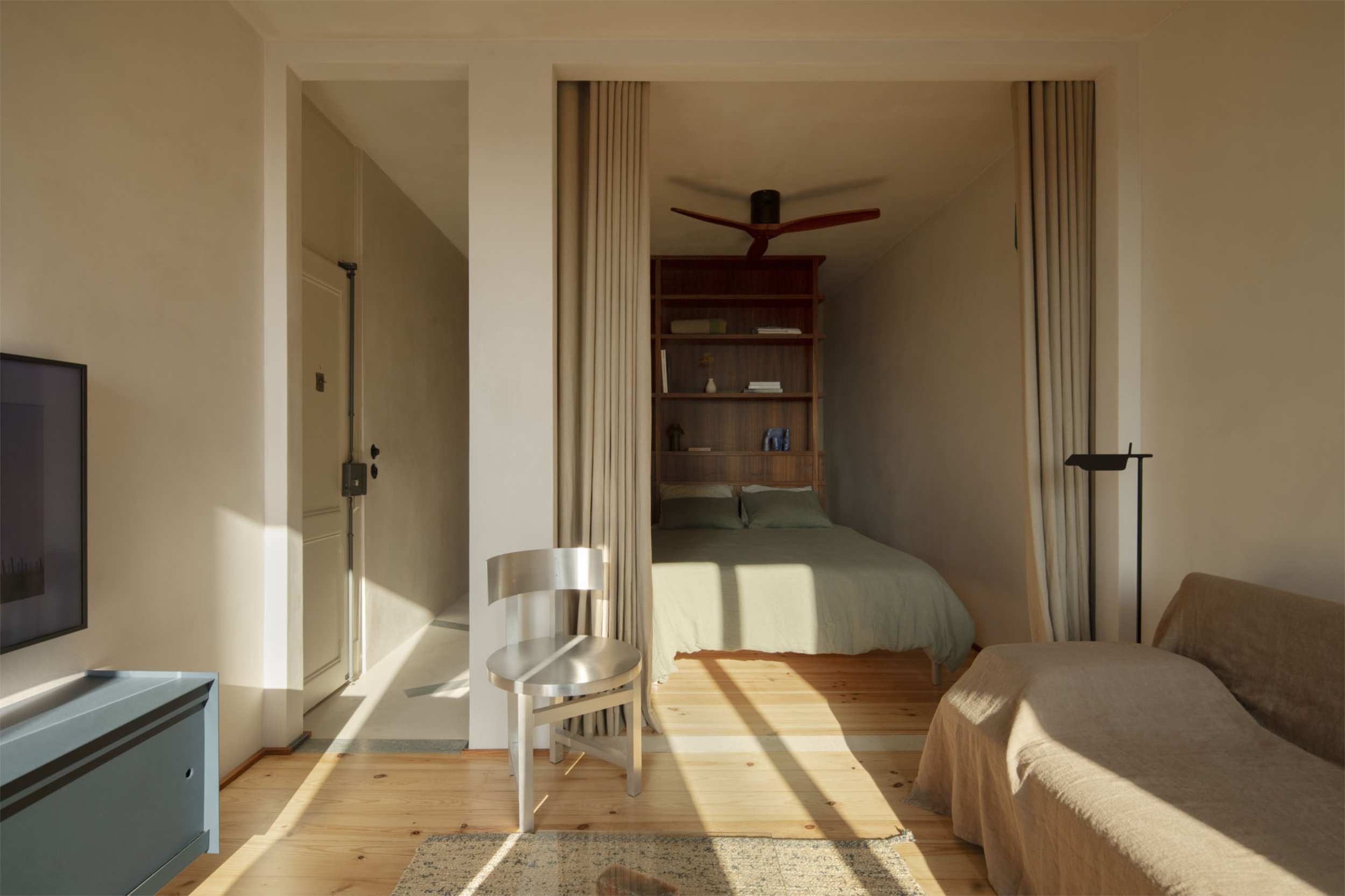 solo apartment studio gameiro main image 01